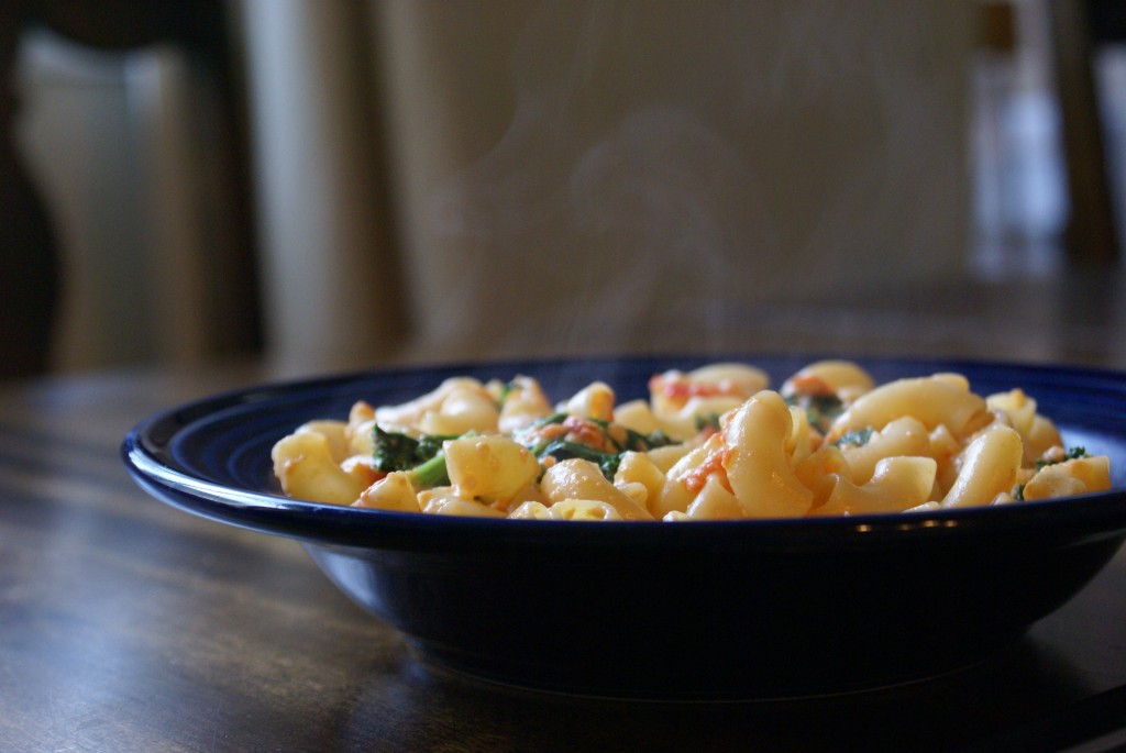 Steamy mac'n'cheese Steamy, cheesy goodness.
